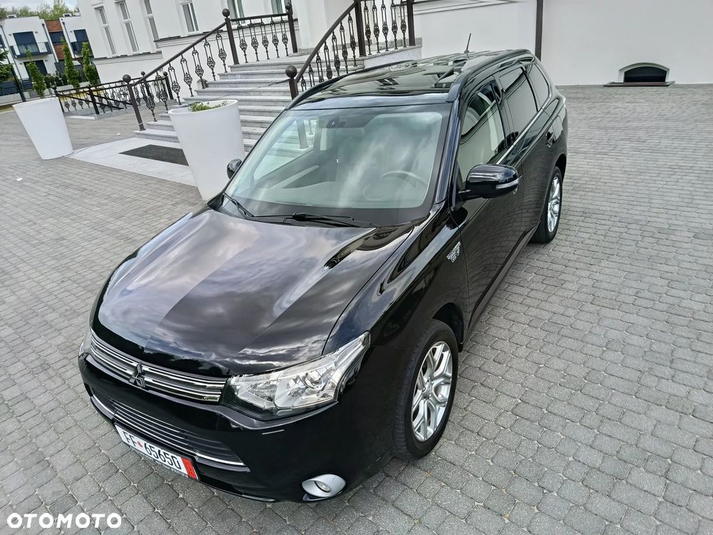 Mitsubishi Outlander 2.0 4WD Plus - 18
