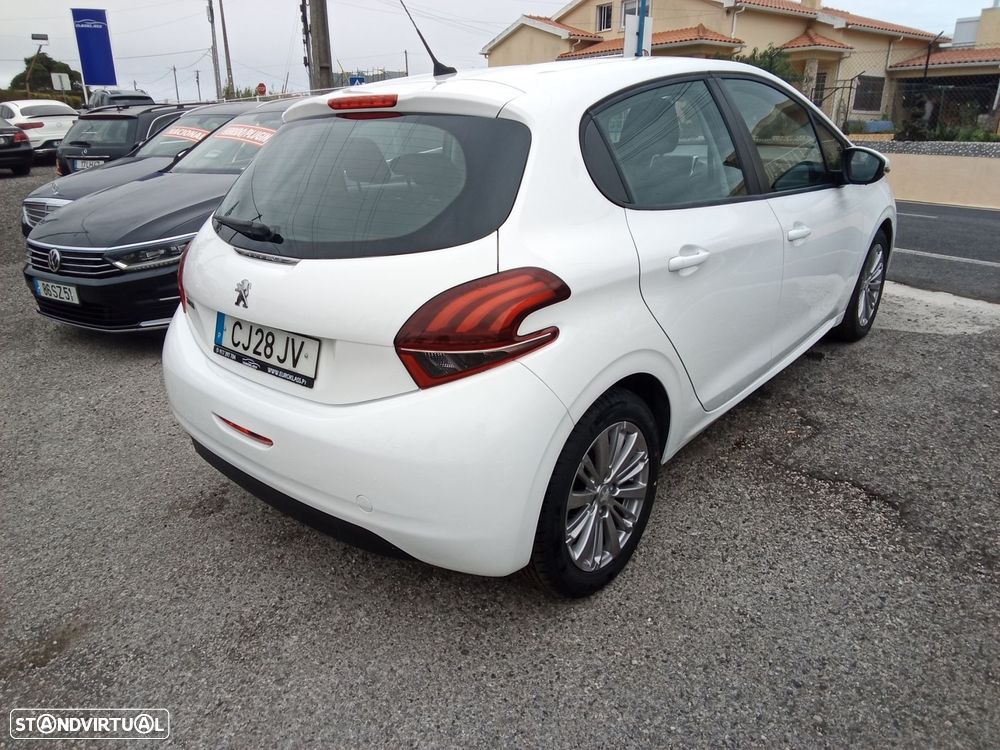 Peugeot 208 1.5 BlueHDi Active — fotografia 10