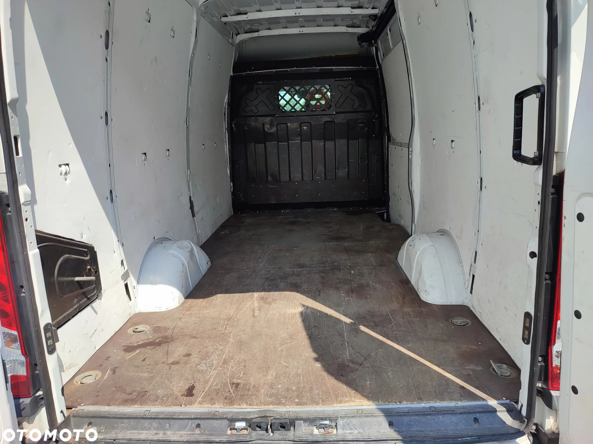 Iveco Daily średni - 16