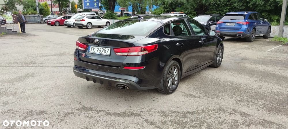 Kia Optima 2.0 M - 8