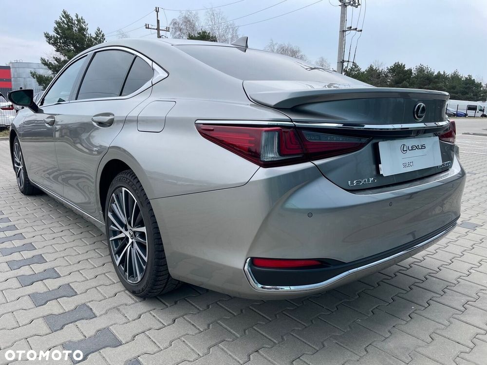 Lexus ES 300h Business Edition - 7