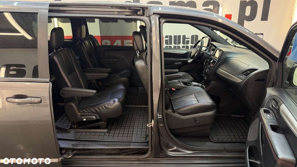 Dodge Grand Caravan - 38