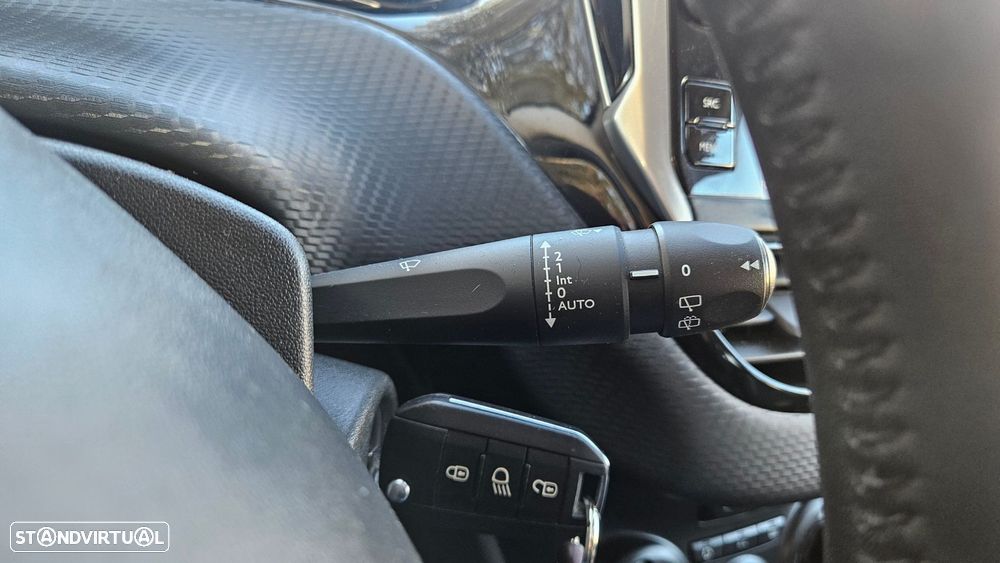 Peugeot 2008 1.2 PureTech Style - 48