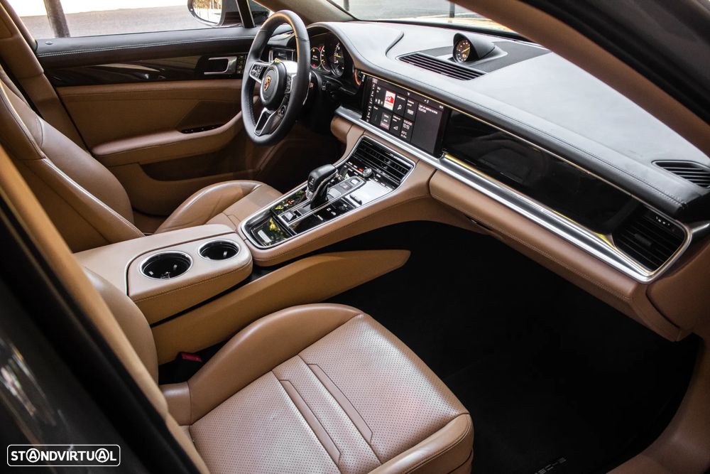 Porsche Panamera 4 E-Hybrid - 29