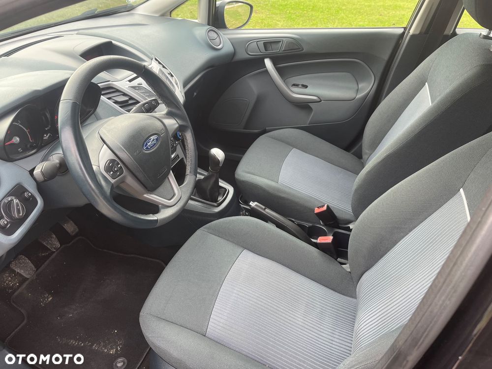 Ford Fiesta - 11