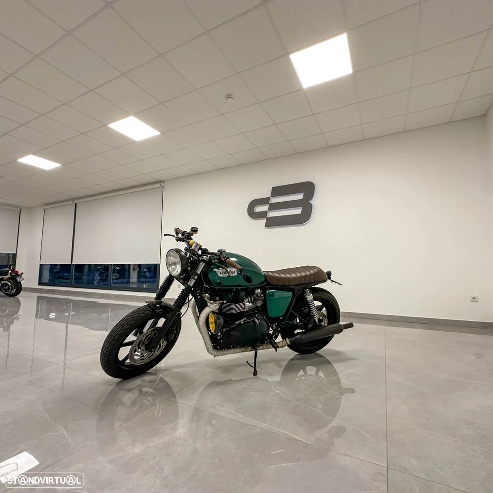 Triumph Bonneville - 1