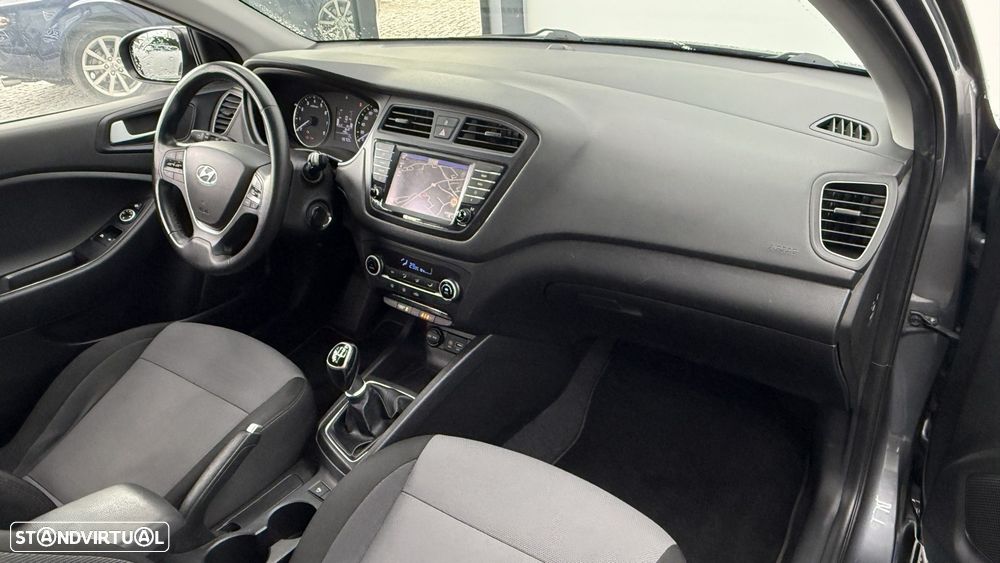 Hyundai i20 - 17
