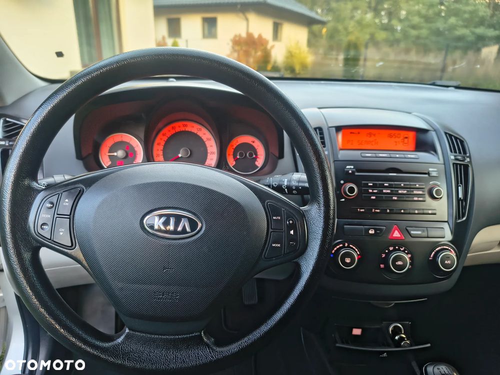 Kia Ceed 1.4 CVVT EX - 30