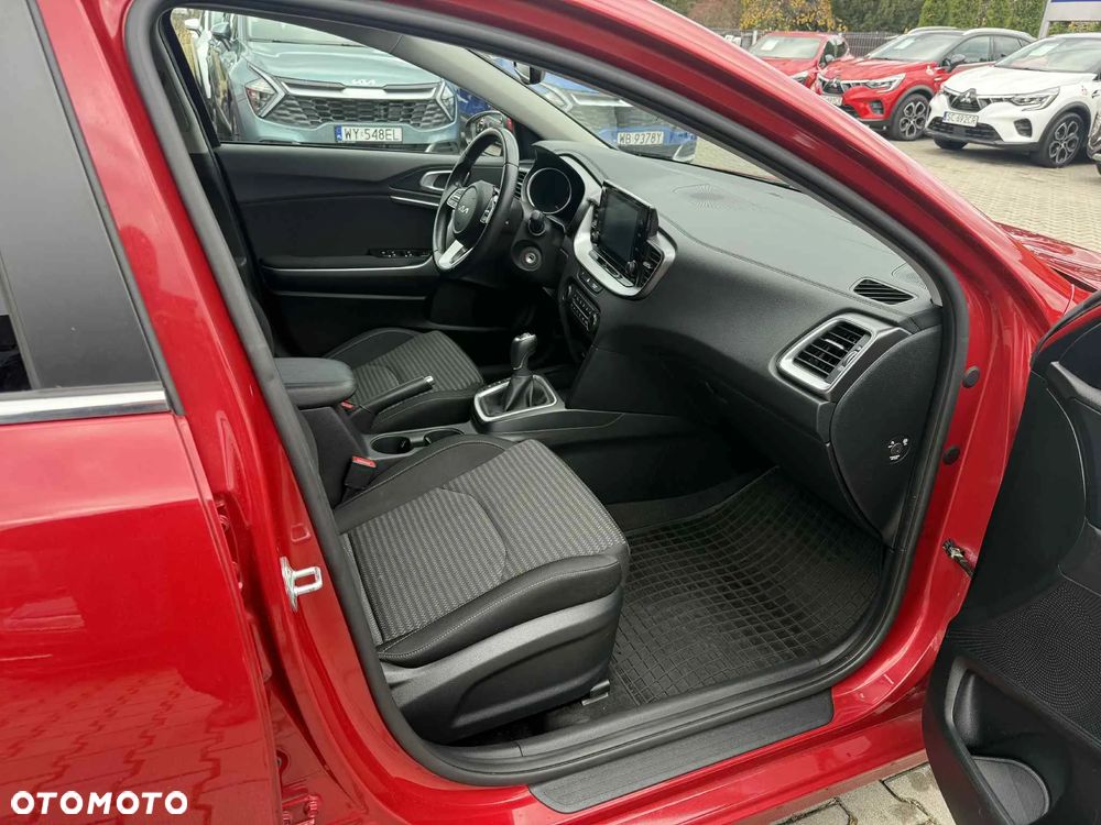 Kia Ceed 1.5 T-GDI M - 11