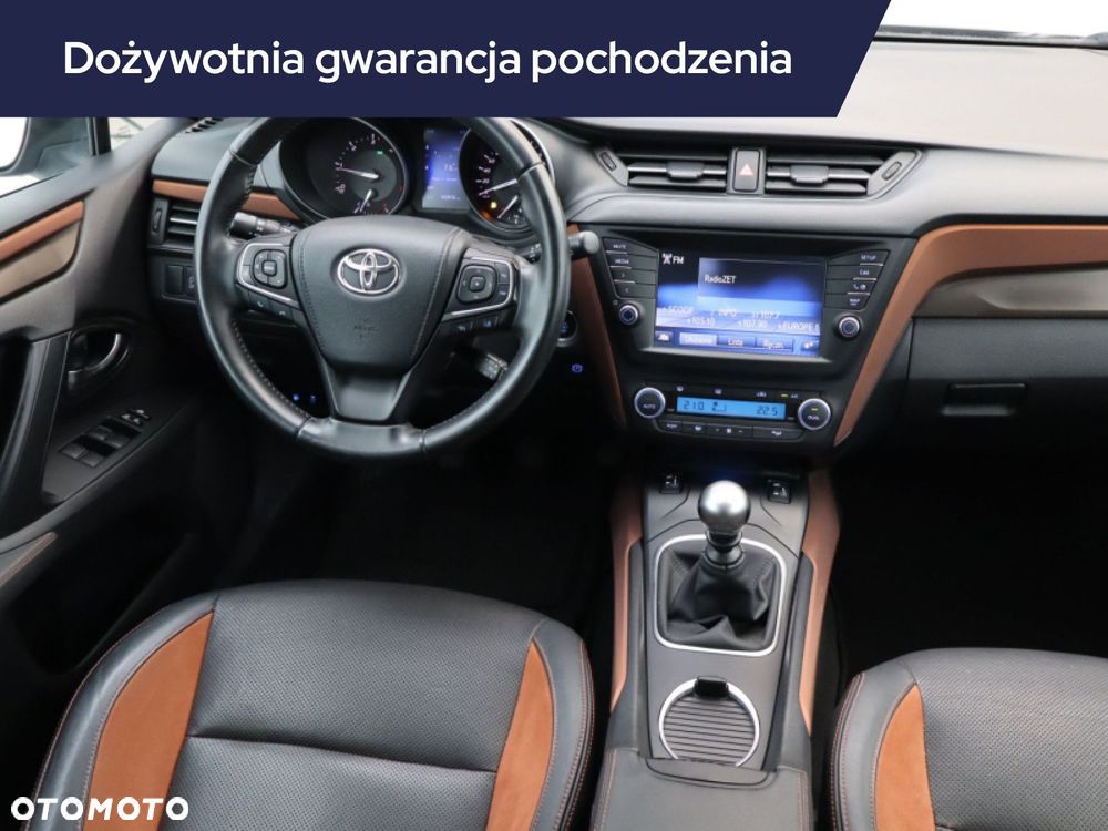 Toyota Avensis - 9
