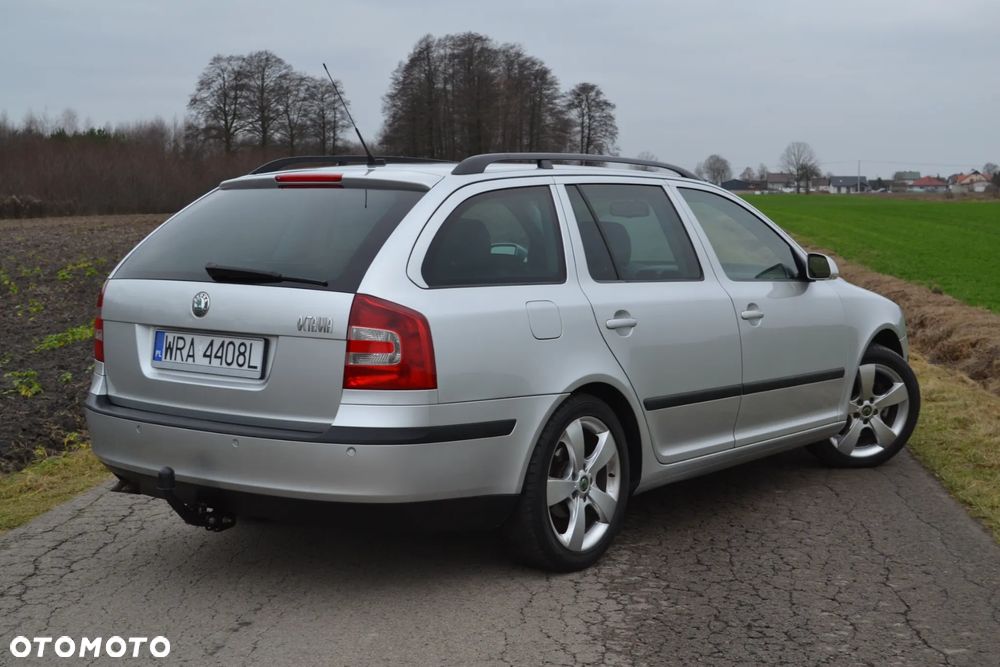 Skoda Octavia 2.0 TDI Elegance DSG - 3