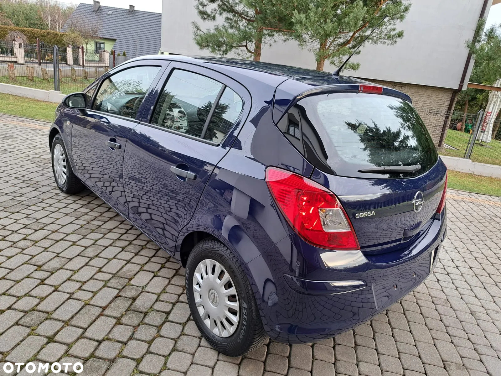 Opel Corsa 1.2 16V Essentia - 10