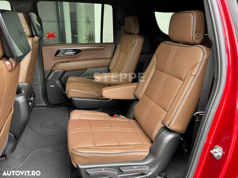 Chevrolet Suburban - 11