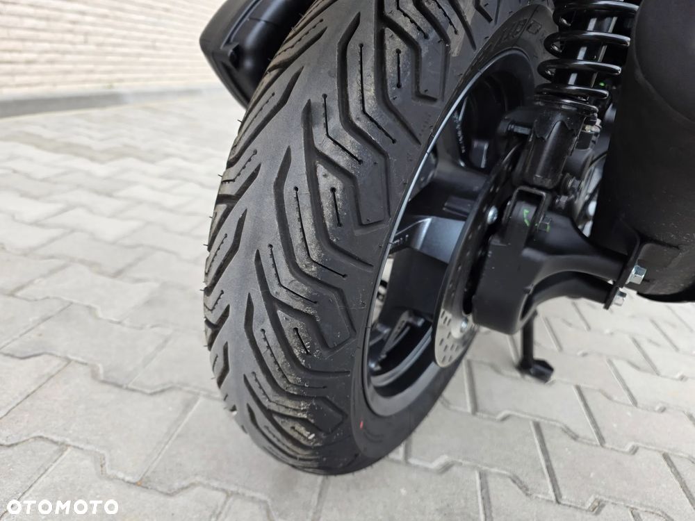 Yamaha X-max - 17