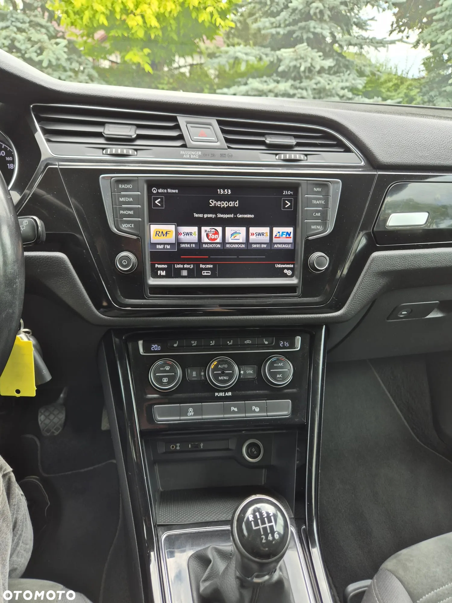 Volkswagen Touran 2.0 TDI BMT Highline - 16