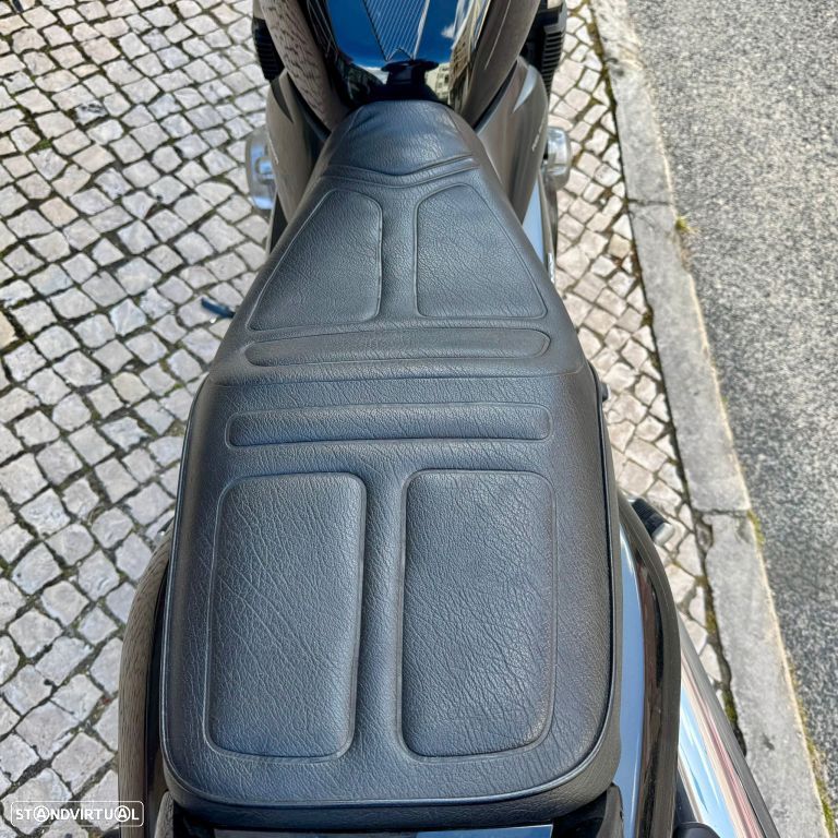 Suzuki GSX 1400 - 14