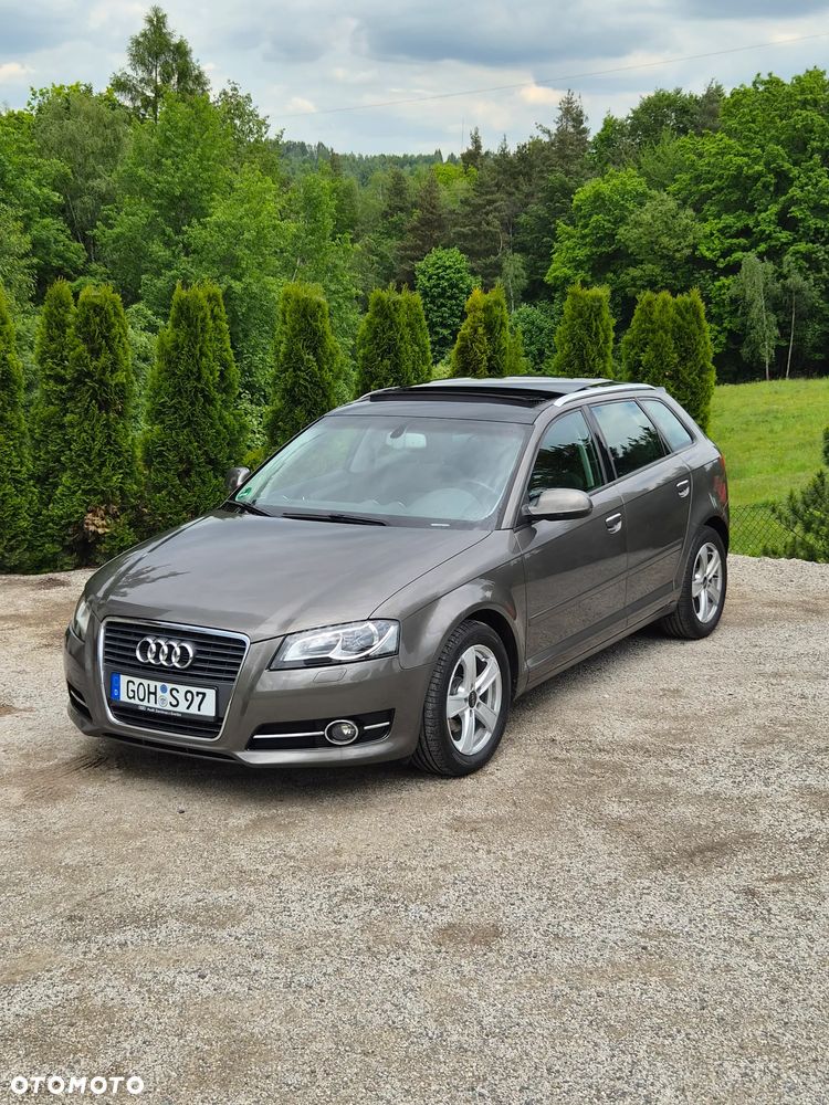 Audi A3 Sportback 1.6 TDI DPF S tronic Ambiente - 1