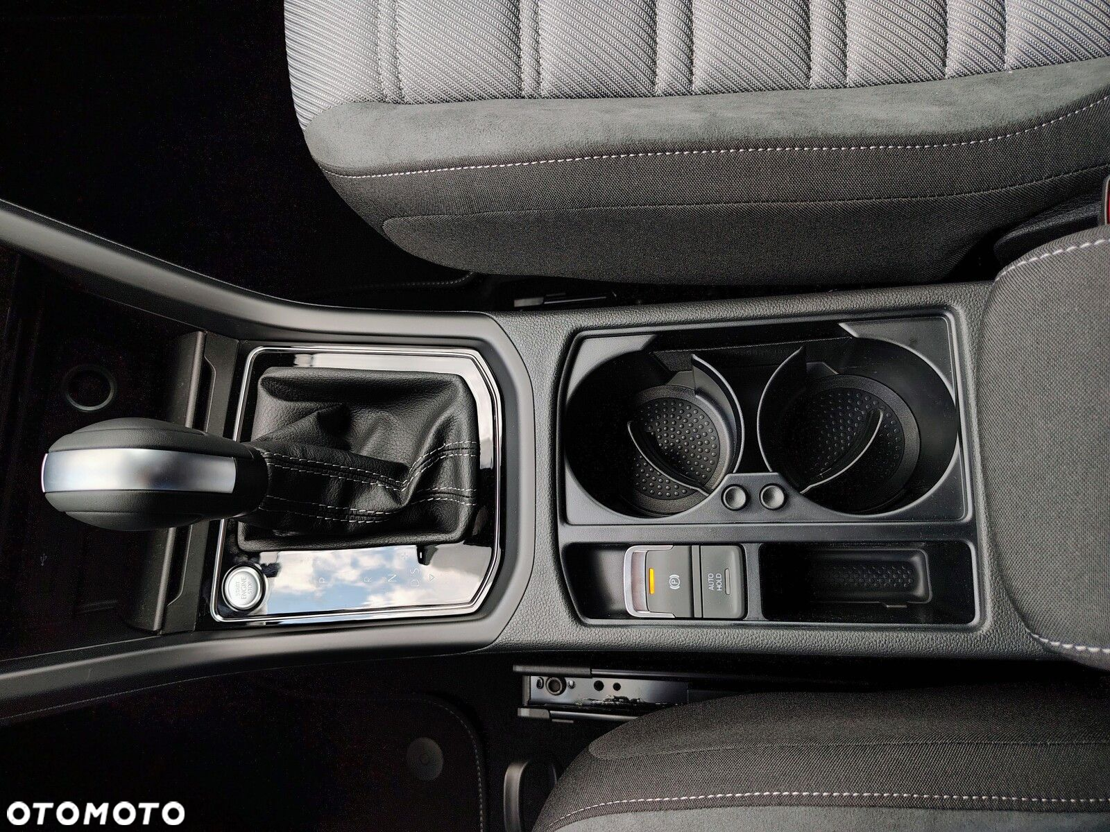 Volkswagen Touran - 16