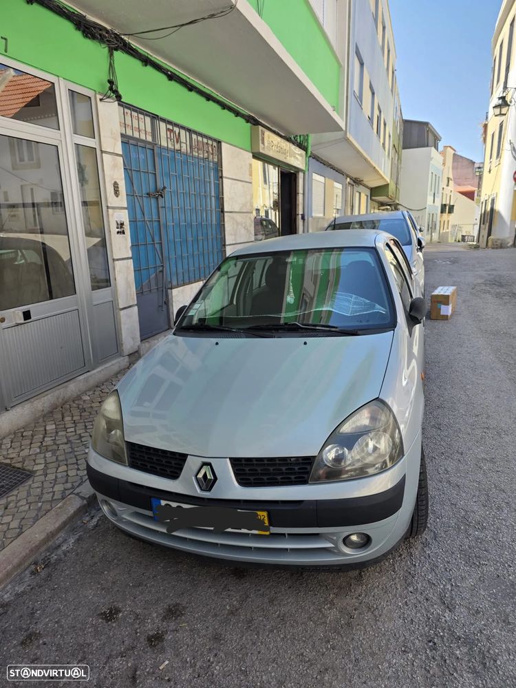Renault Clio - 1