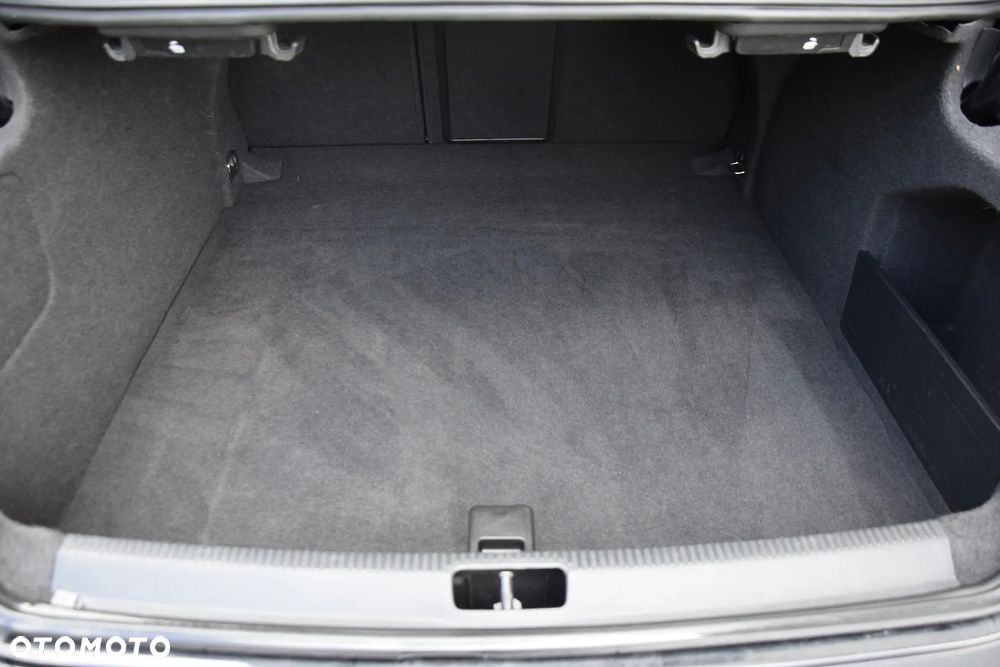 Volkswagen CC 2.0 TDI BlueMotion Technology DSG - 28