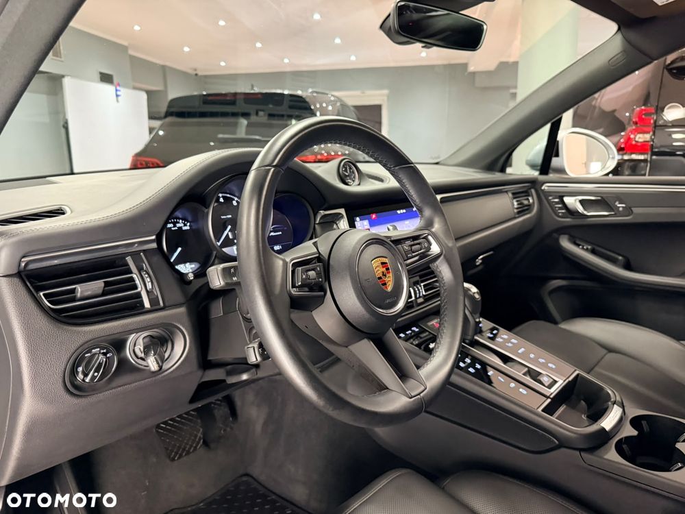 Porsche Macan Standard - 3