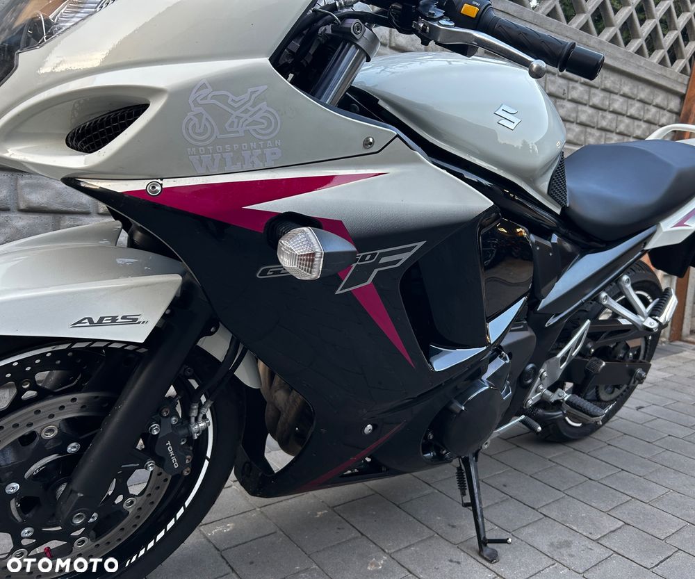 Suzuki GSX - 18