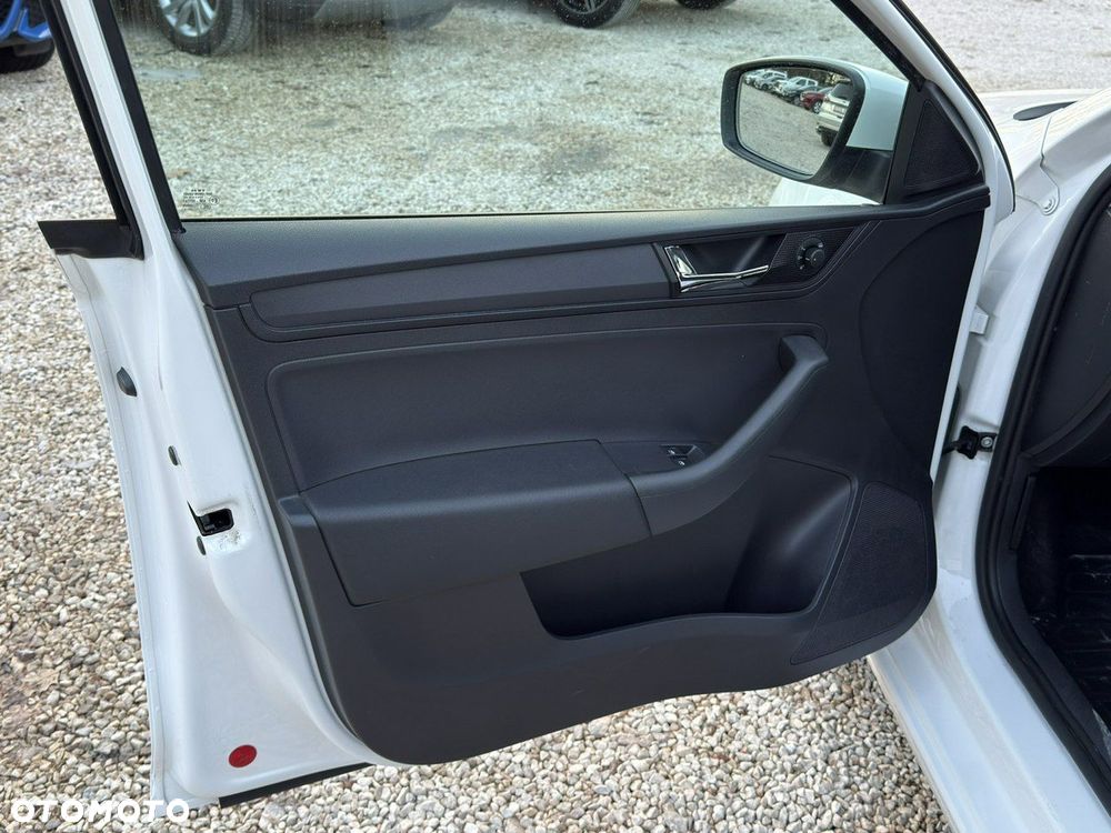 Skoda RAPID - 13
