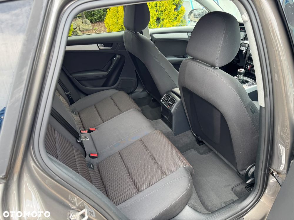 Audi A4 Allroad - 32