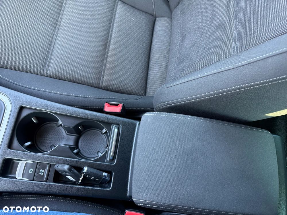 Volkswagen Passat 2.0 TDI SCR DSG Highline - 25