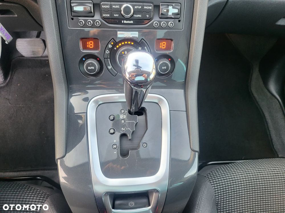 Peugeot 5008 2.0 HDi Allure - 24