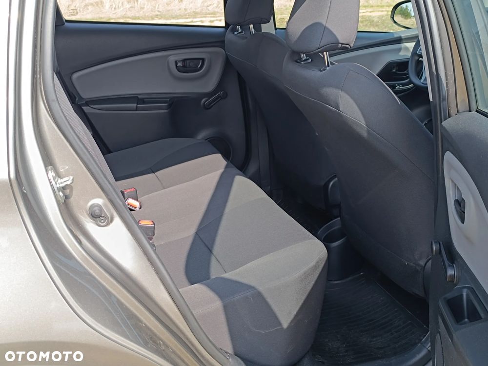 Toyota Yaris - 10