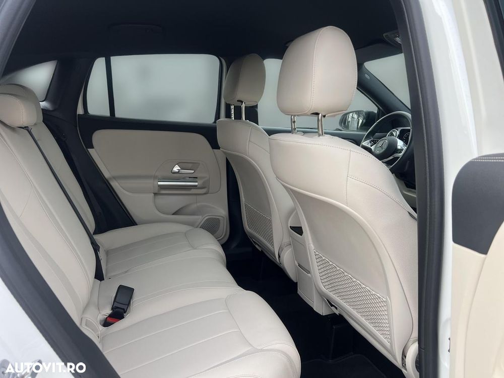 Mercedes-Benz GLA - 17