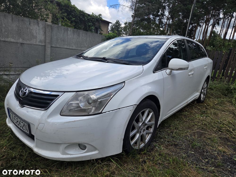 Toyota Avensis - 2
