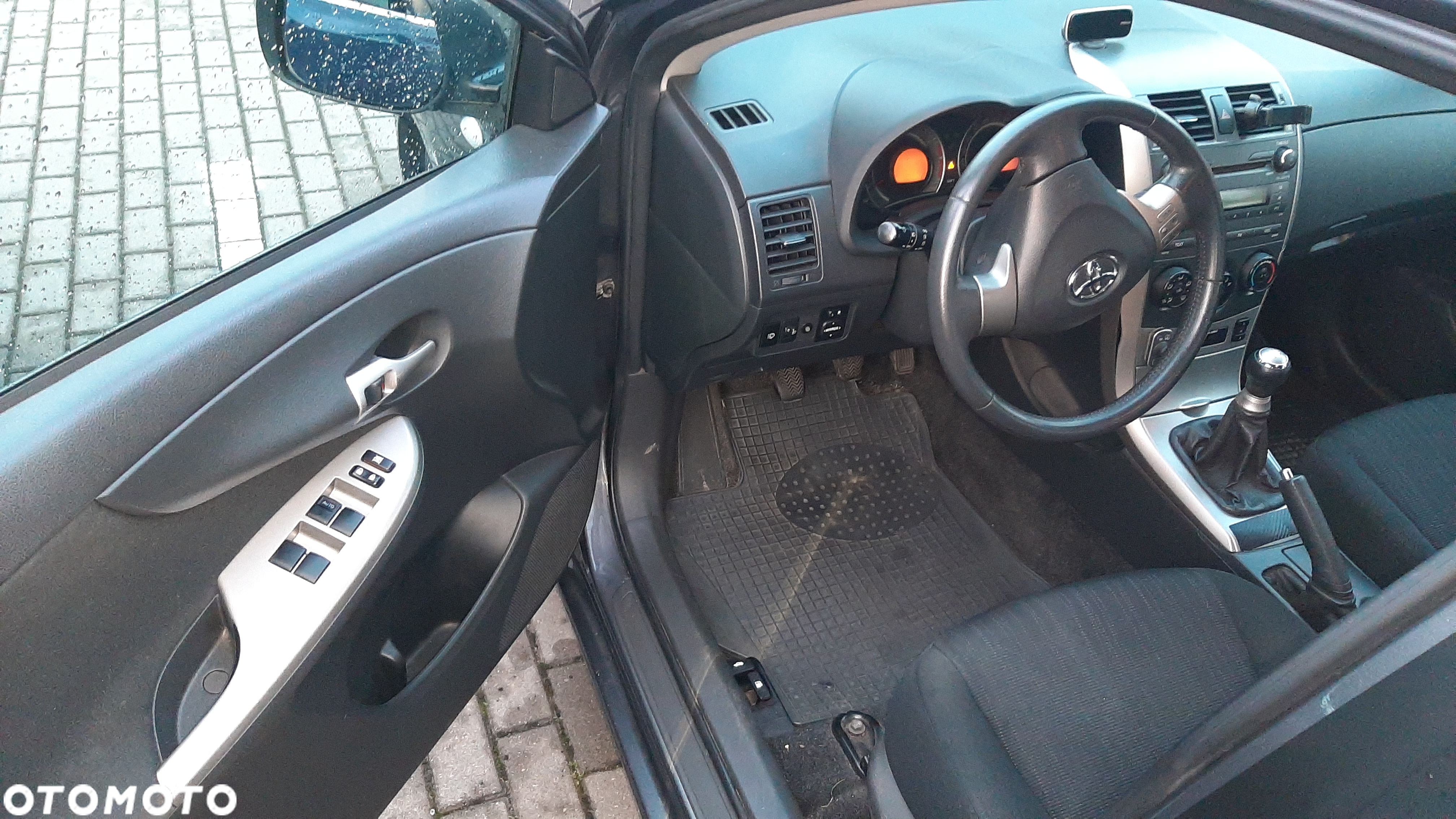 Toyota Corolla - 10