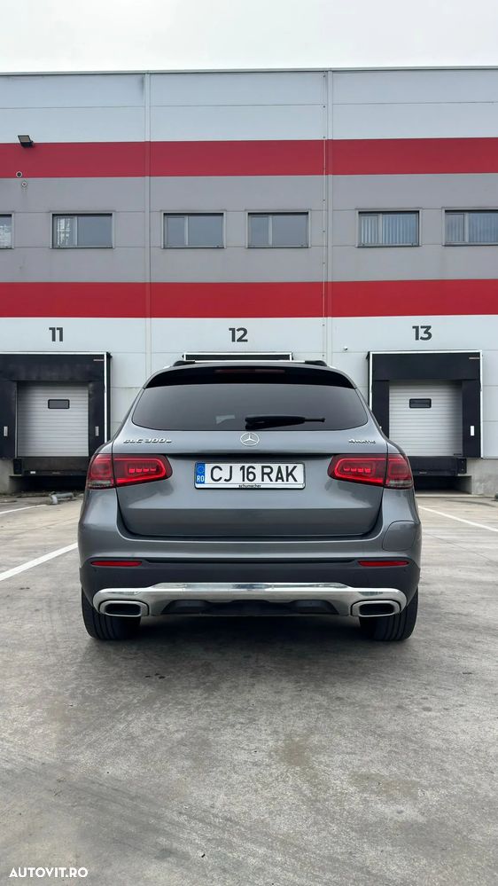 Mercedes-Benz GLC 300 4Matic 9G-TRONIC Exclusive - 33