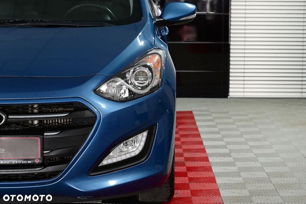Hyundai i30 blue 1.6 CRDi Trend - 32