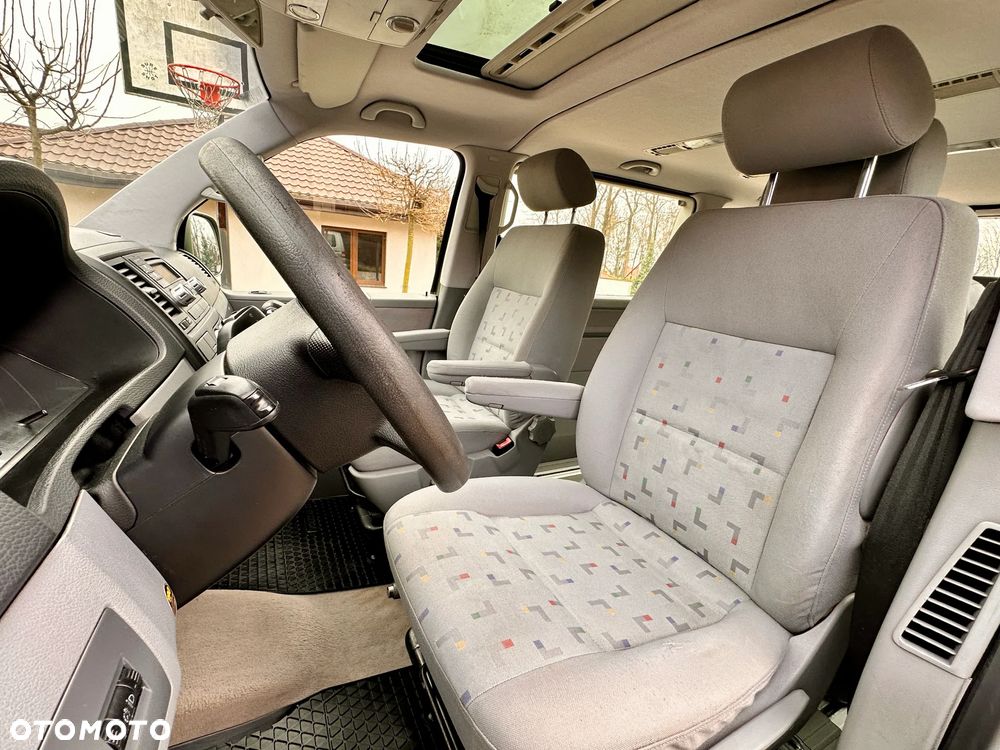 Volkswagen Multivan - 20