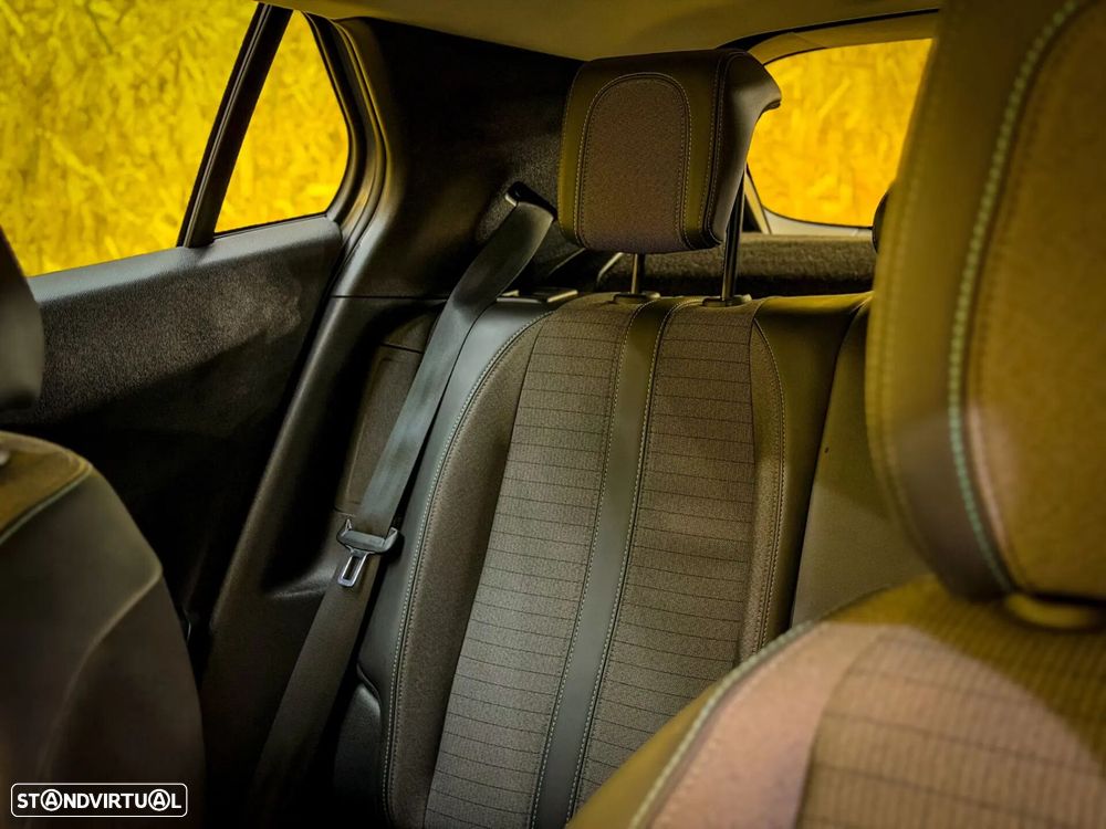 Peugeot e-2008 54 kWh Allure - 30