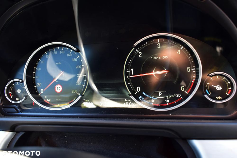 BMW Seria 5 520d xDrive Sport Line - 12