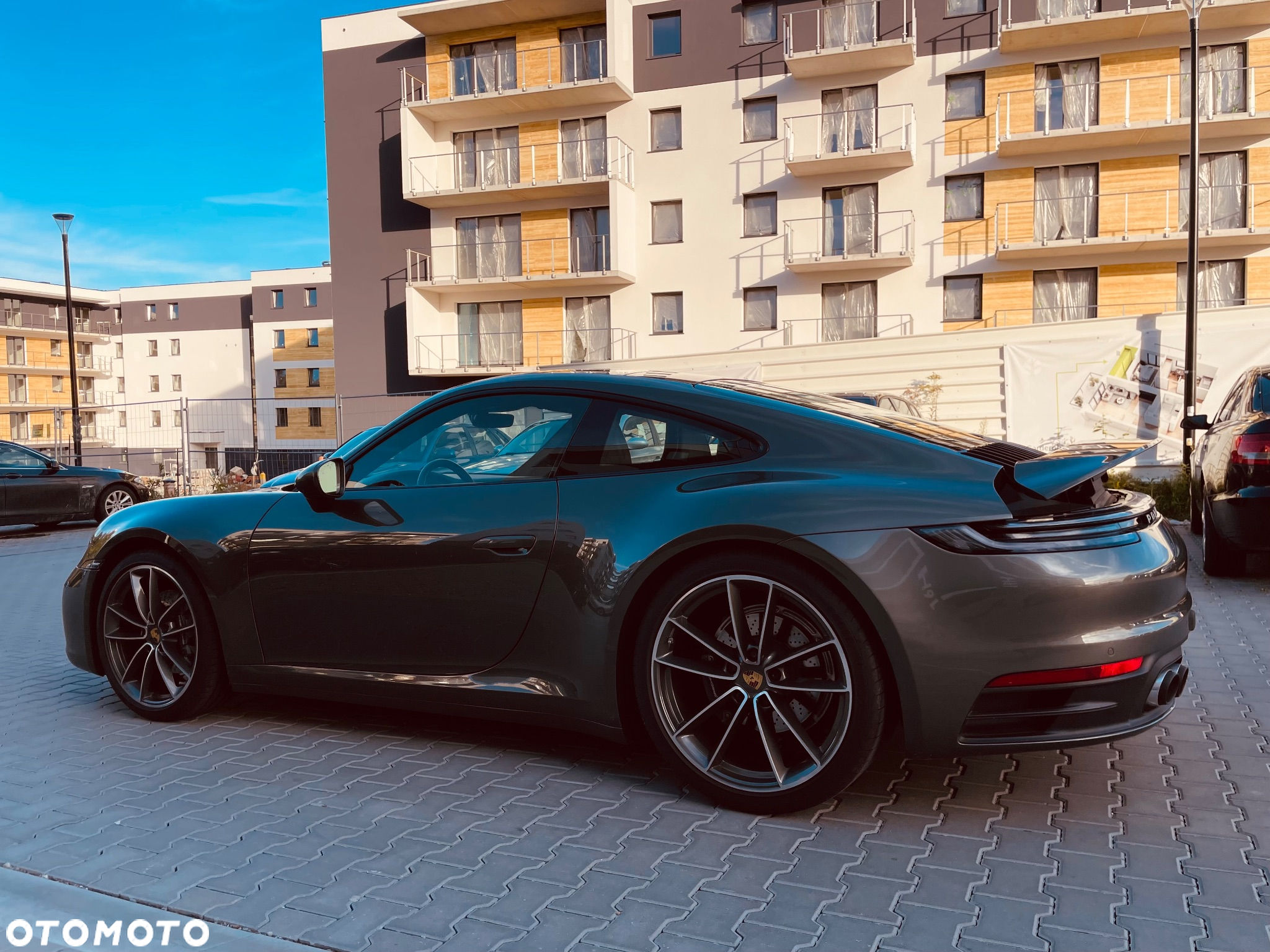 Porsche 911 Carrera - 12