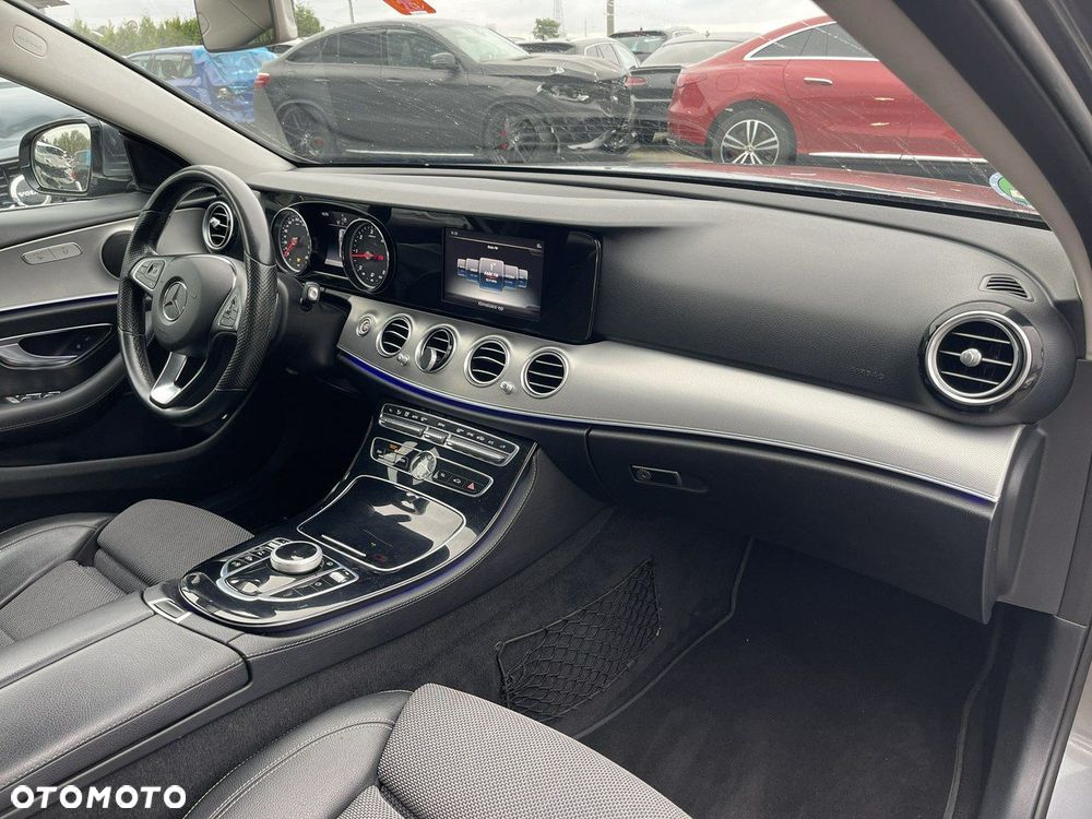 Mercedes-Benz Klasa E 200 d 9G-TRONIC - 12