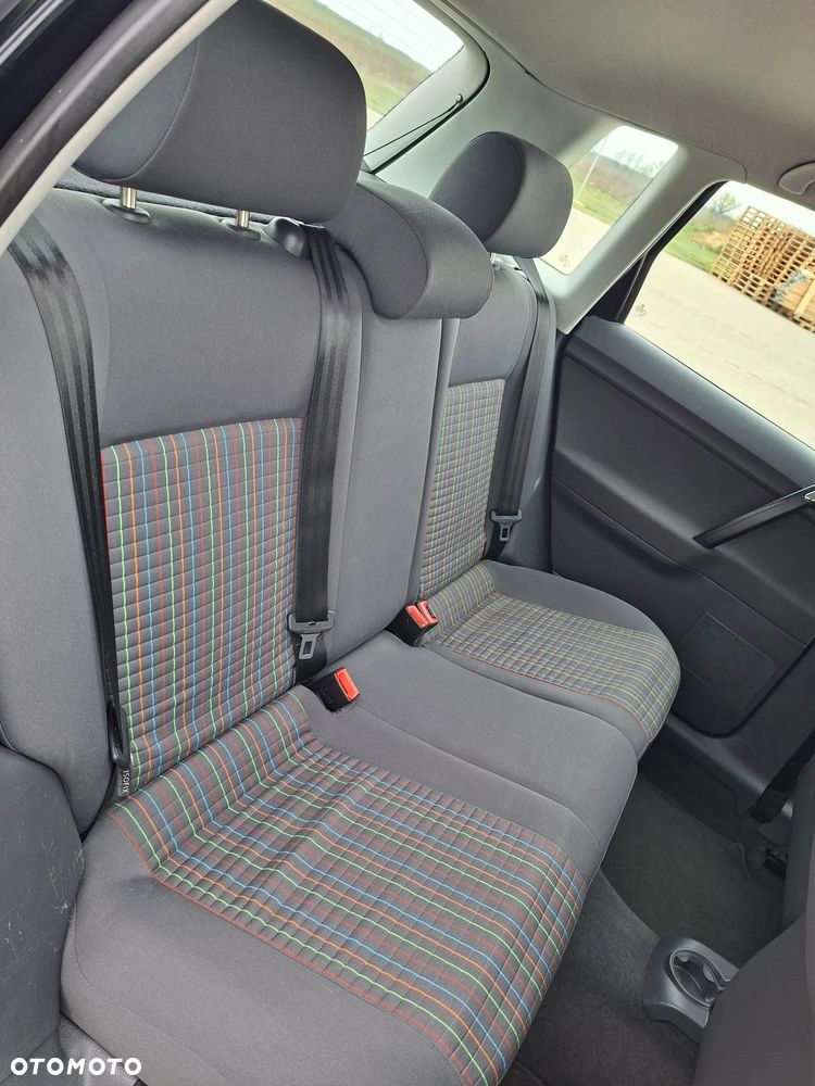 Volkswagen Polo - 8