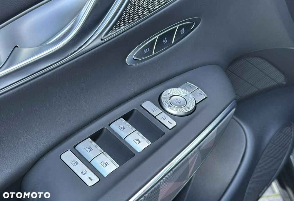 Genesis GV70 - 24
