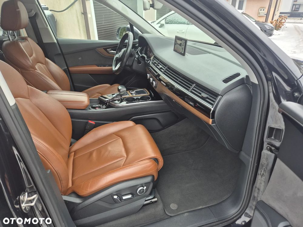 Audi Q7 - 7