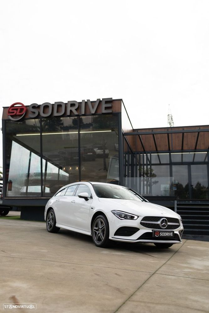 Mercedes-Benz CLA 250 e Shooting Brake AMG Line - 17