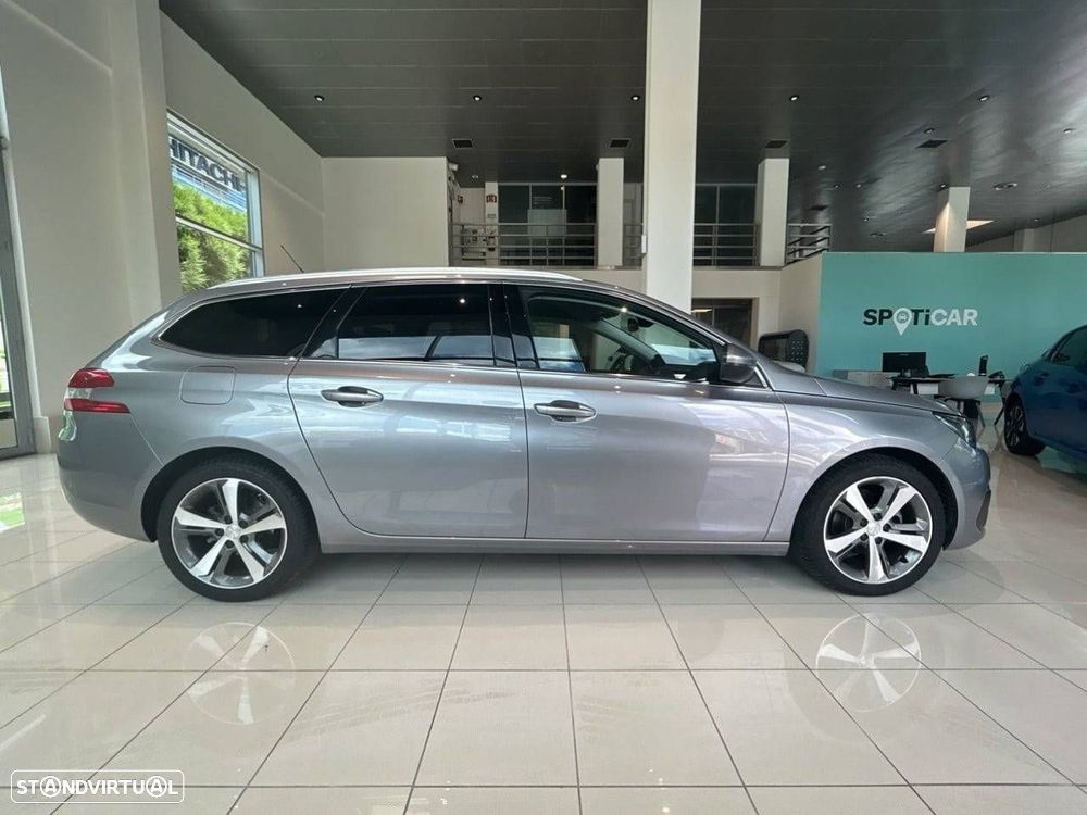 Peugeot 308 SW 1.2 PureTech Allure - 4