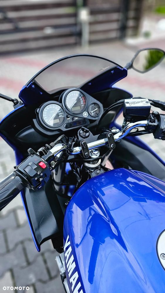 Yamaha FZS - 9