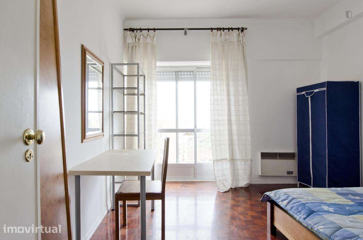 Quarto - localizado em Penha de França Lisbon - Grande imagem: 2/25