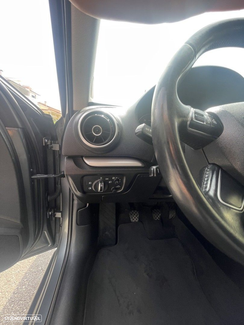 Audi A3 Sportback 1.6 TDI Advance Ultra - 17