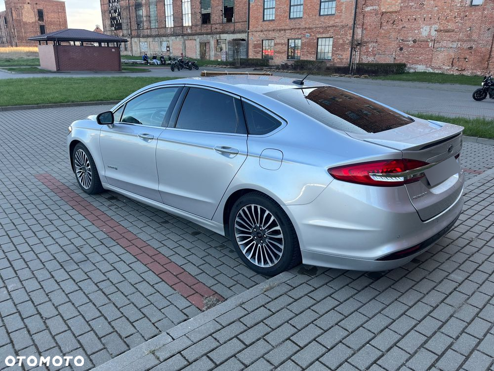 Ford Fusion - 12